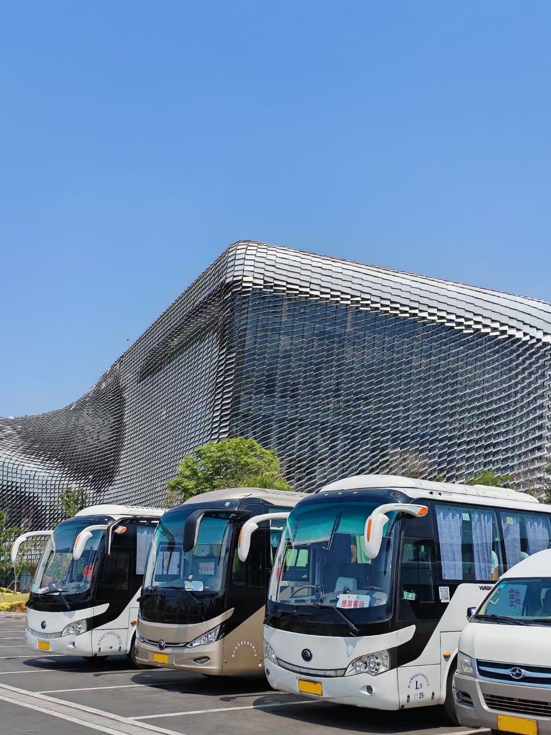 郑州百家汽车服务自营车队停车场